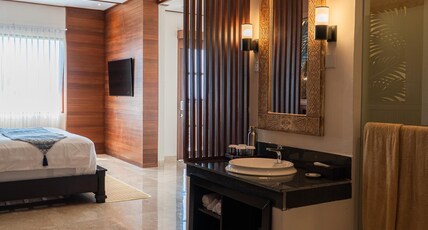 Bali Tropic Resort & Spa Room Type - Junior Club Suite - Adult 18+ Only