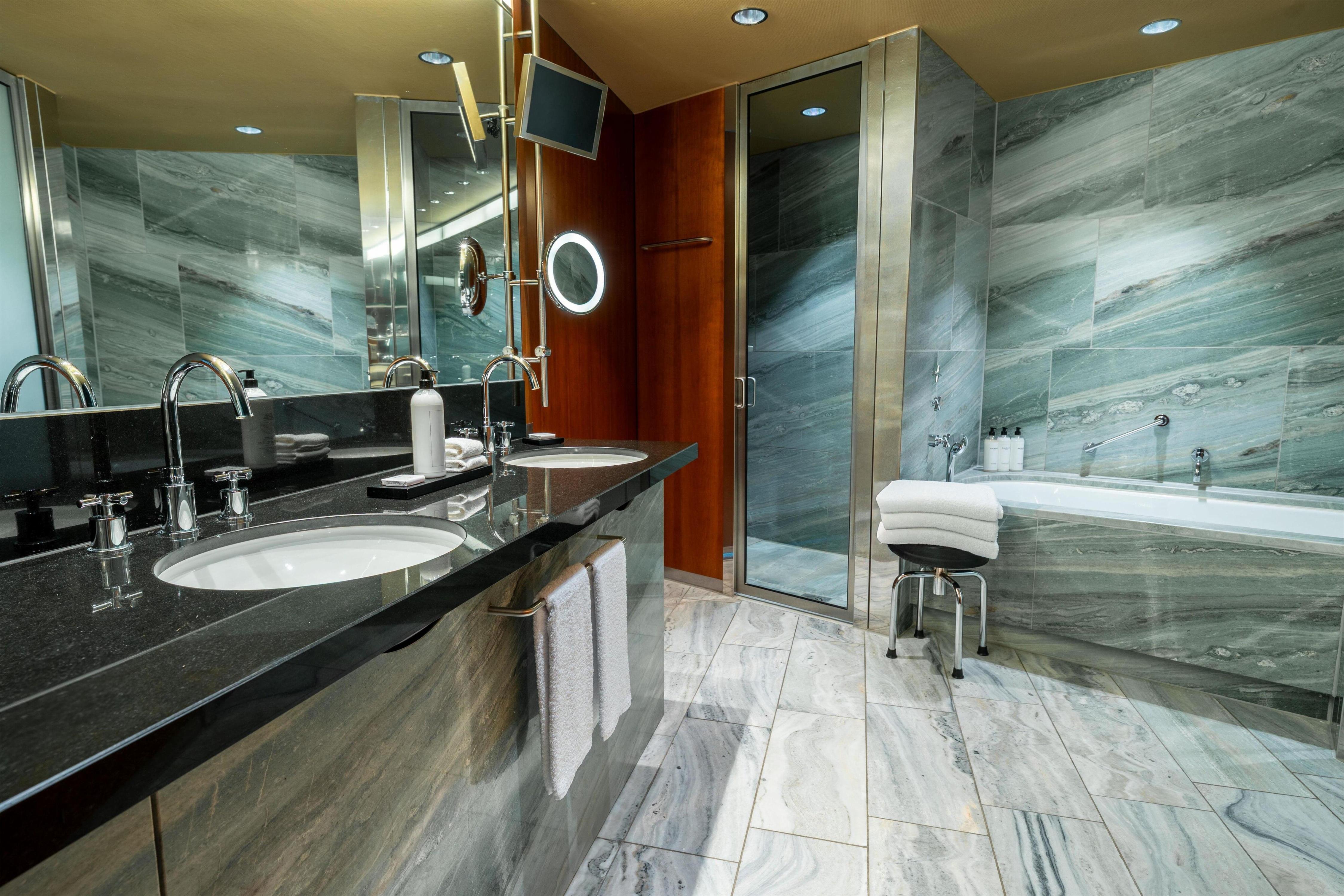 Grand Hyatt Berlin Room Type - JUNIOR SUITE