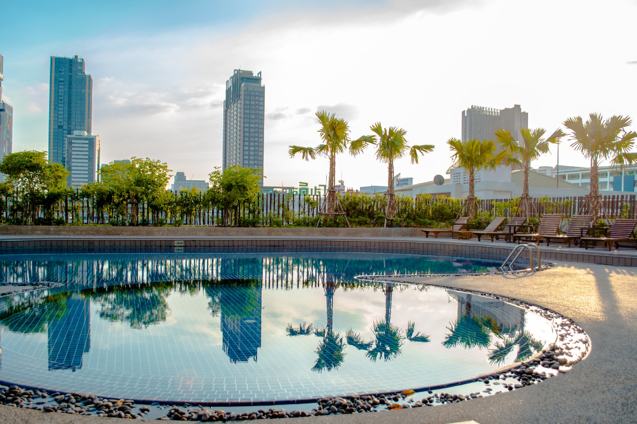 Happihaus Hotel Bangkok - Tap to explore photos