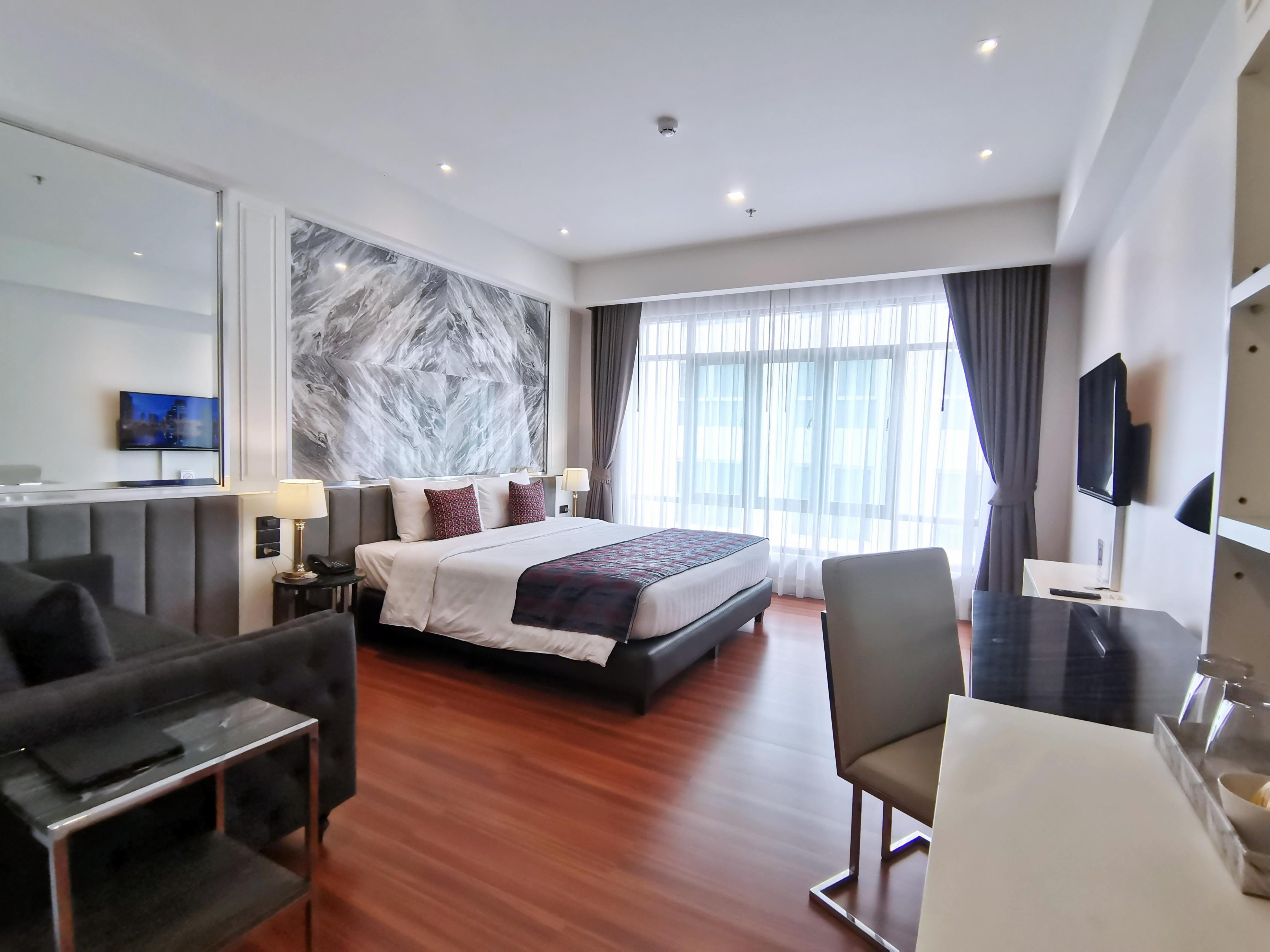 THE BLESS HOTEL & RESIDENCE Room Type - Premier Room