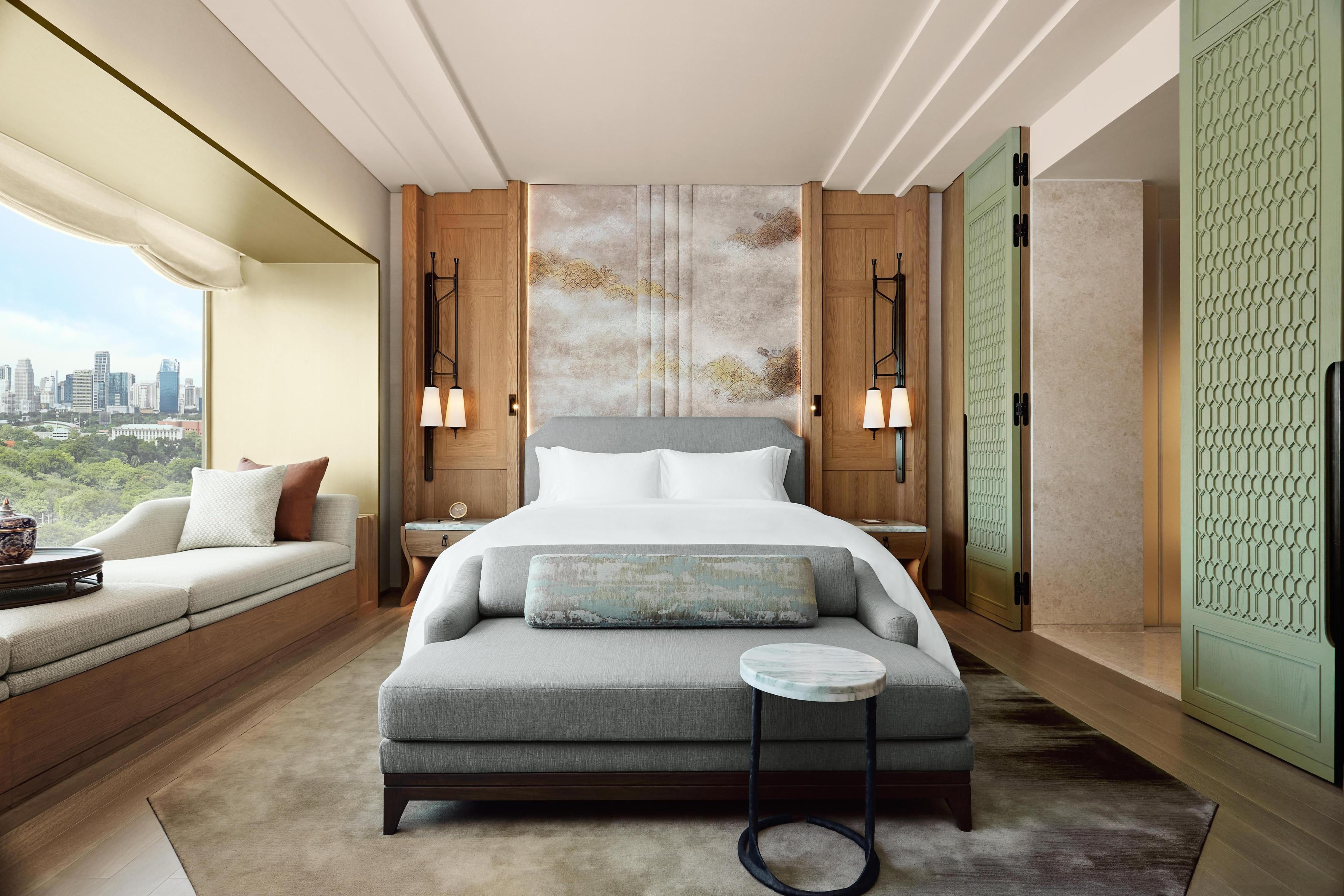 Dusit Thani Bangkok Room Type - Club 1 King, High Floor, Park View