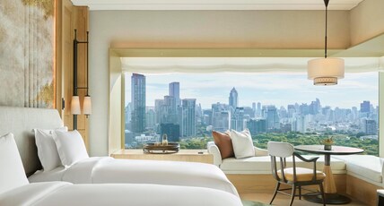 Dusit Thani Bangkok Room Type - Deluxe Corner 2 Doubles, Park View