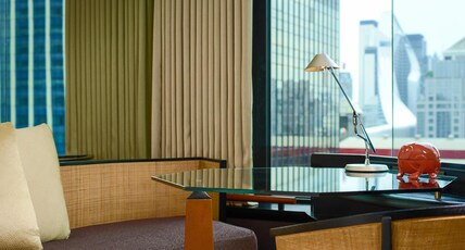 Grand Hyatt Erawan Bangkok Room Type - 1 KING BED VIEW