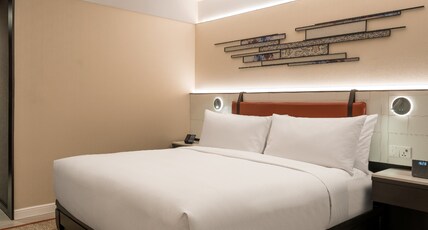 DoubleTree by Hilton Bangkok Ploenchit Room Type - KING ACCESSIBLE ROOM