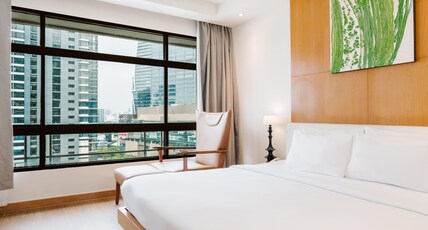 Pinnacle Lumpini Park Hotel Room Type - Pinnacle Room - (King)