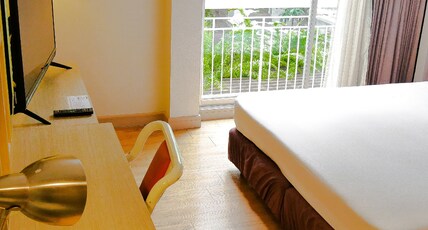 Trang Hotel Bangkok Room Type - Premium Twin Beds Room Trang Hotel Bangkok Room Type - Premium Twin Beds Room