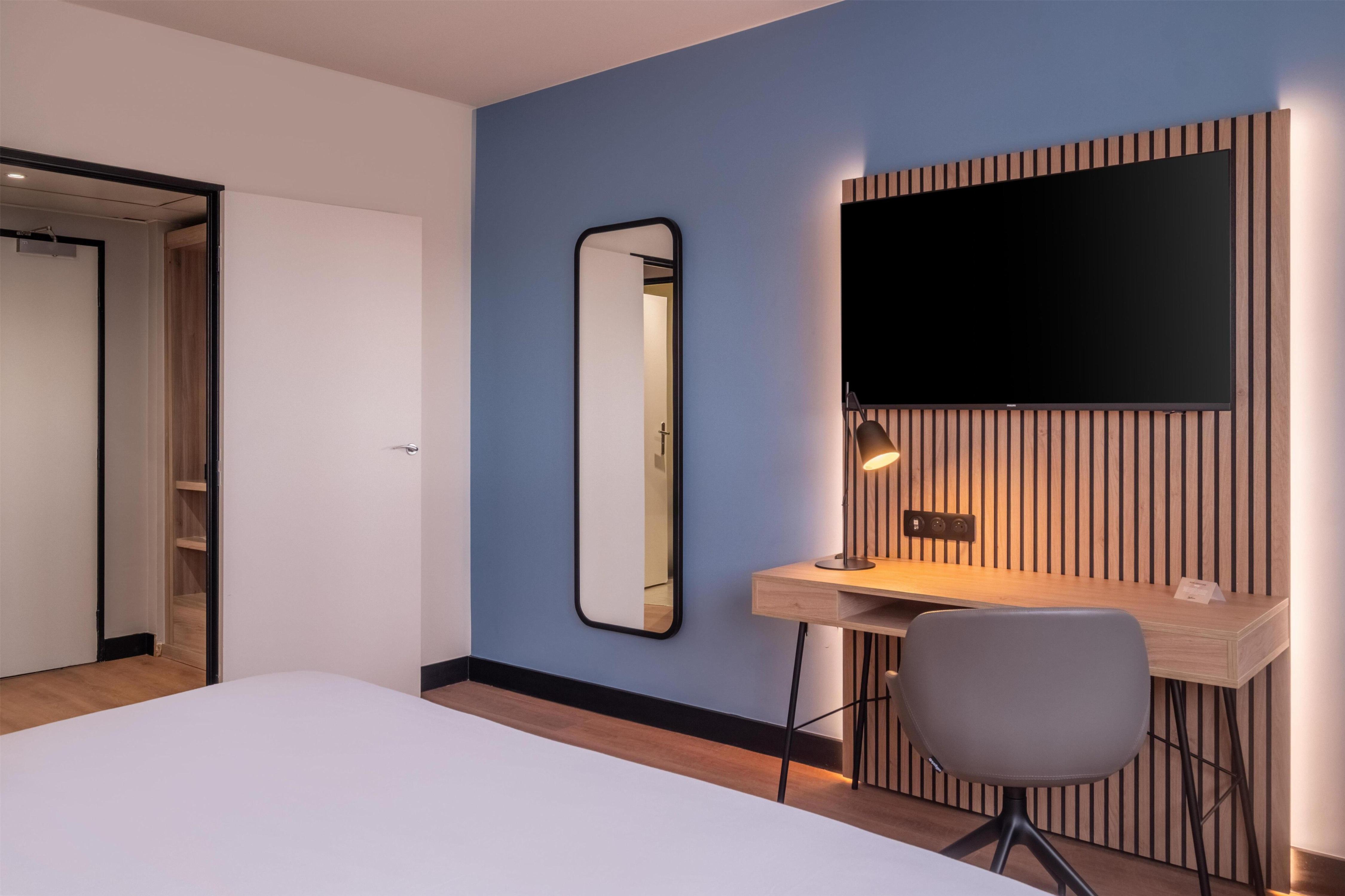 Radisson Hotel Paris Le Bourget - Tap to explore photos