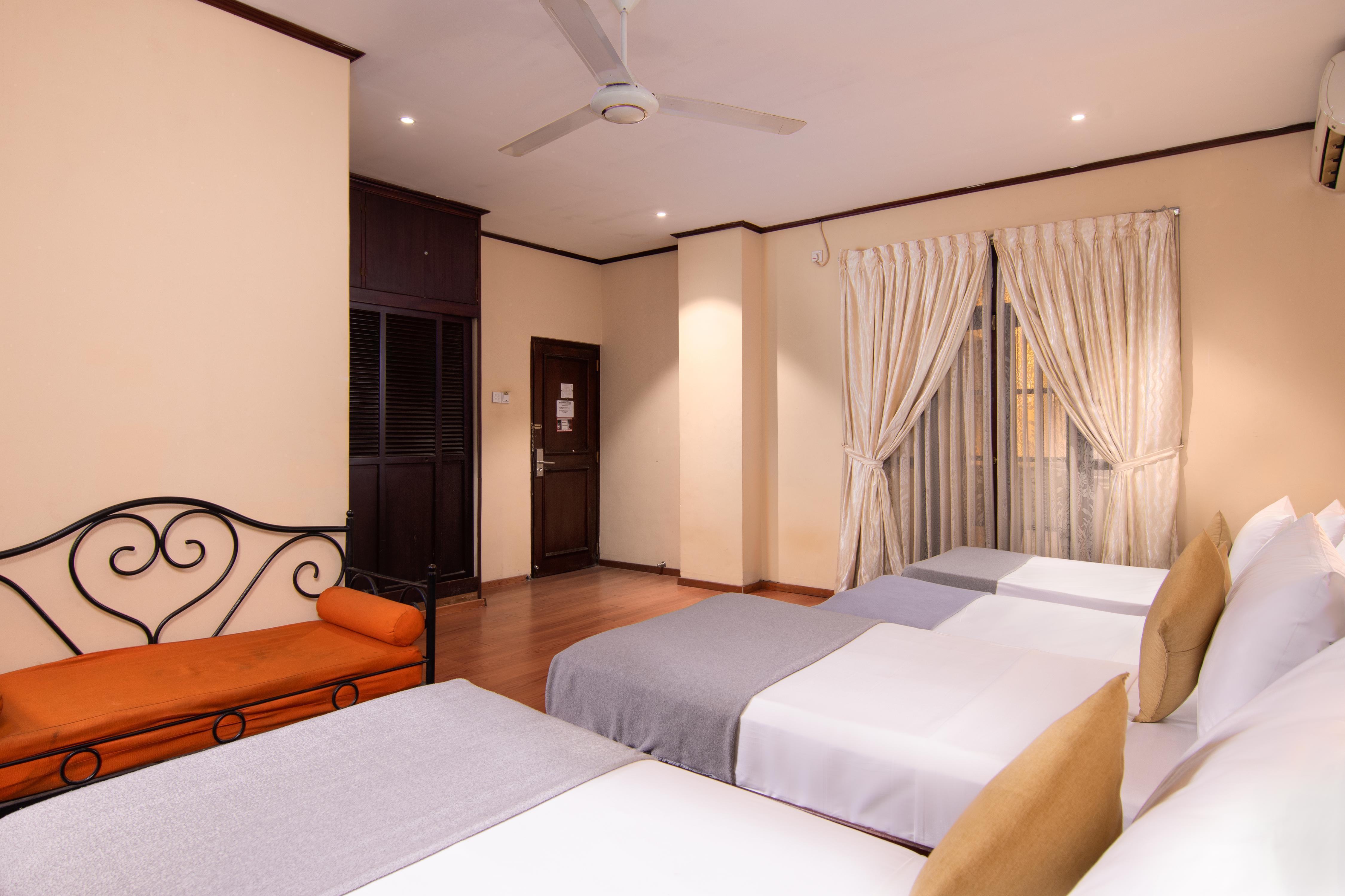 Colombo City Hotel - Tap to explore photos