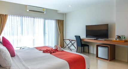 The Lantern Resorts Patong Room Type - View Pent with Balcony Room