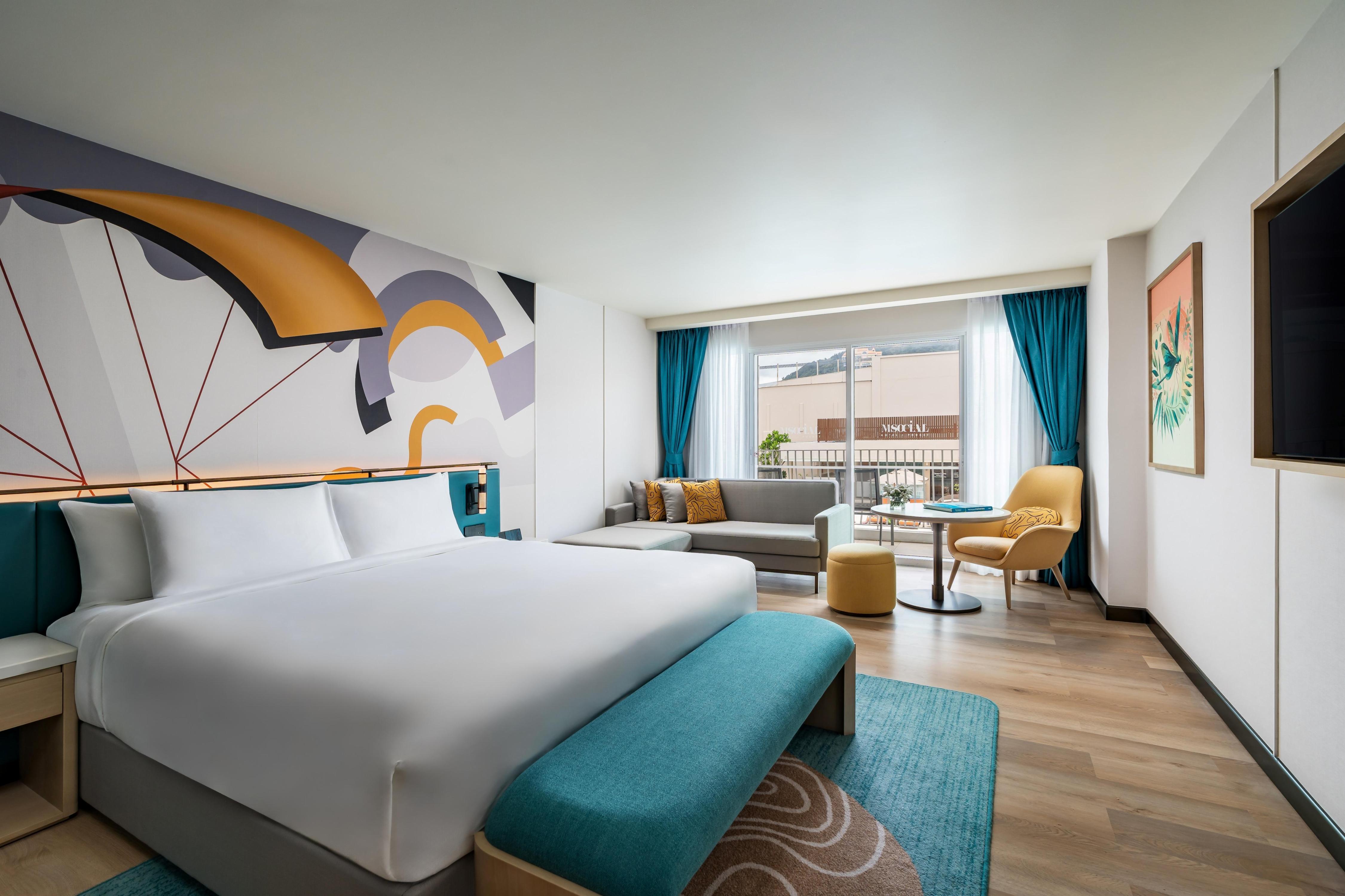 M Social Hotel Phuket Room Type - Stylish Pool View King (Sunkissed)