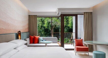 Renaissance Phuket Resort & Spa by Marriott Room Type - Guest room, 1 King, Lagoon view, Balcony