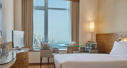 Nina Hotel Causeway Bay Room Type - Premier Harbour View King Room