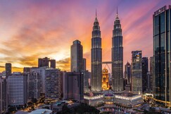 Traders Hotel - by Shangri La