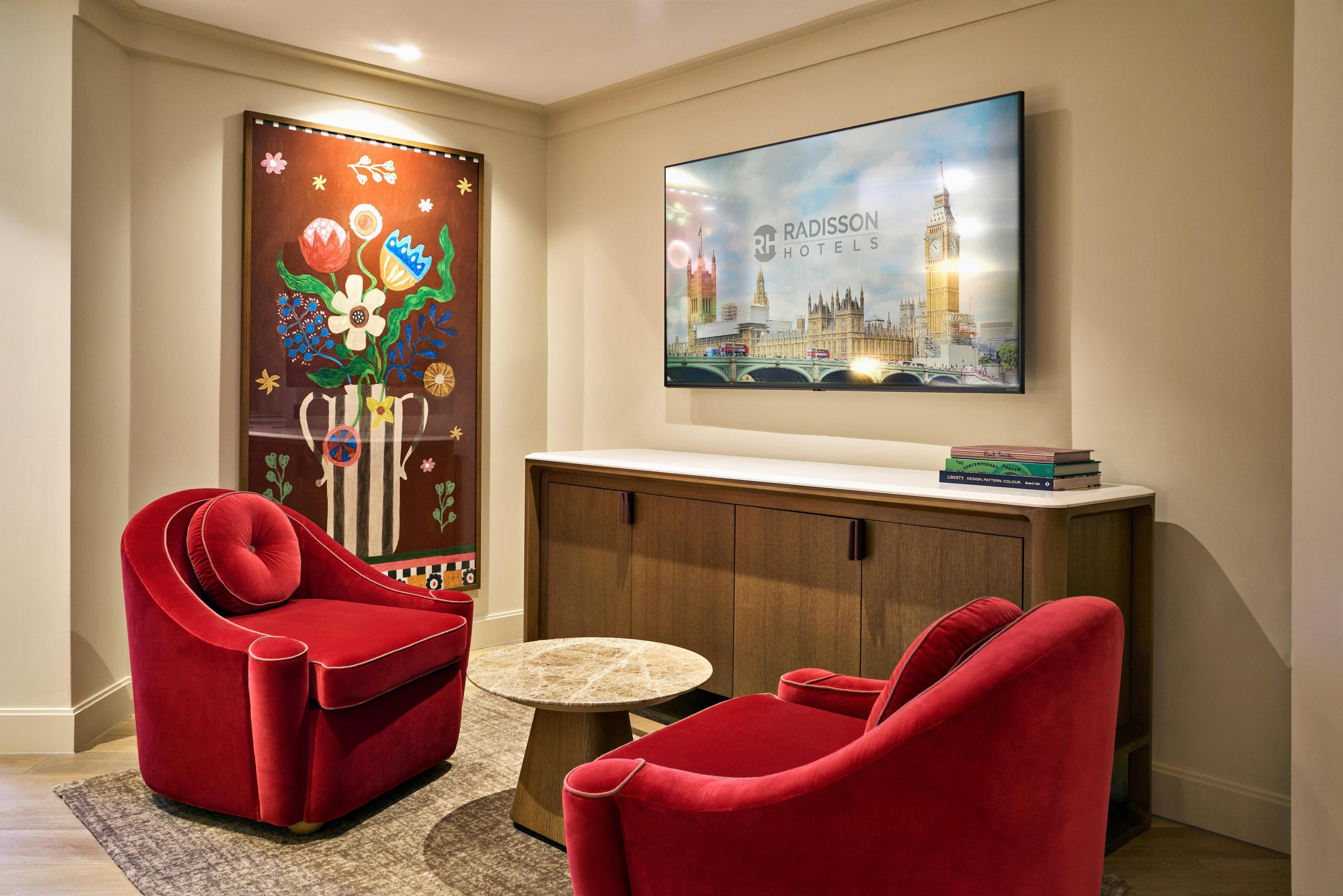 Radisson Blu Hotel, London Mercer Street - Tap to explore photos