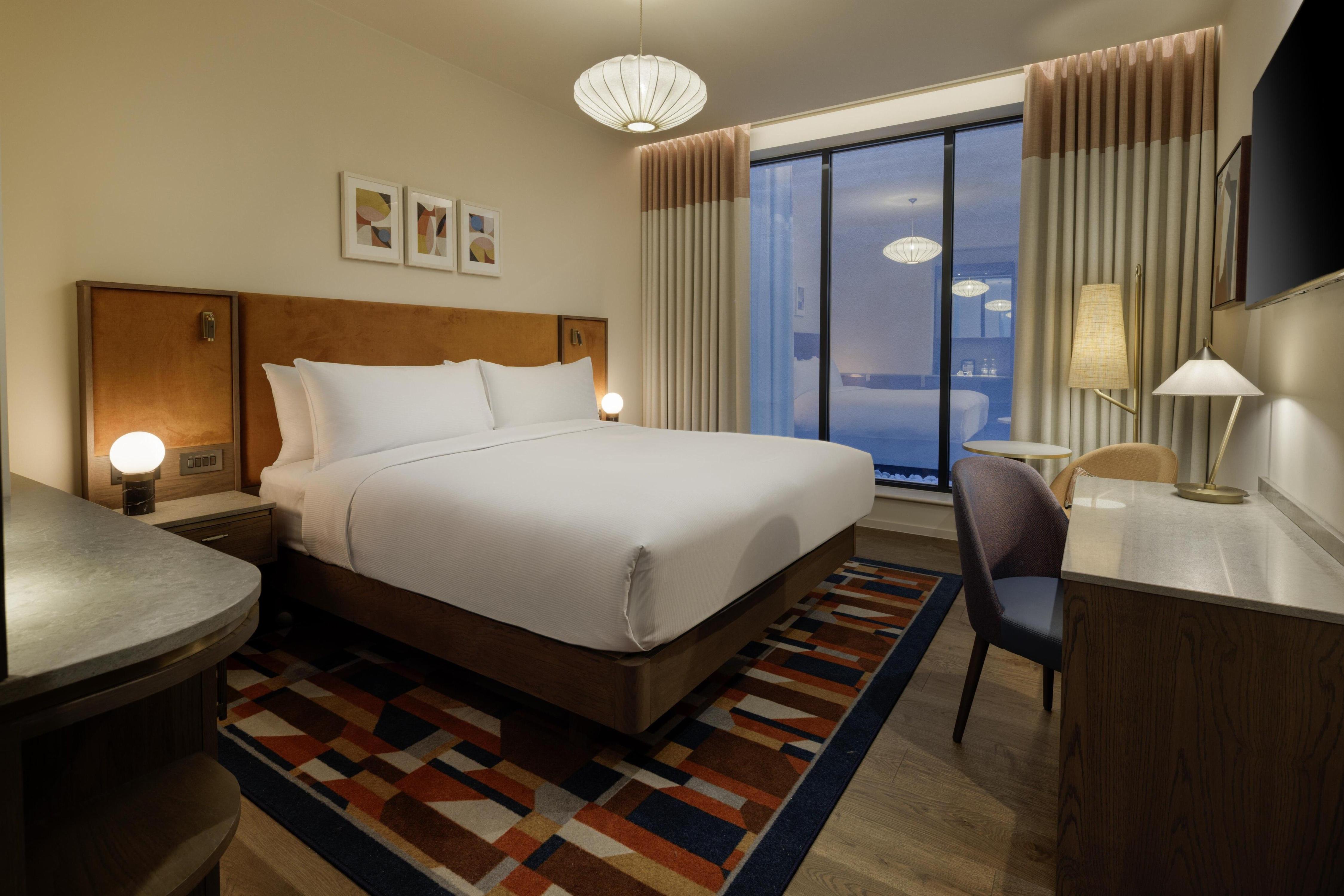 DoubleTree by Hilton London West End Room Type - KING DELUXE