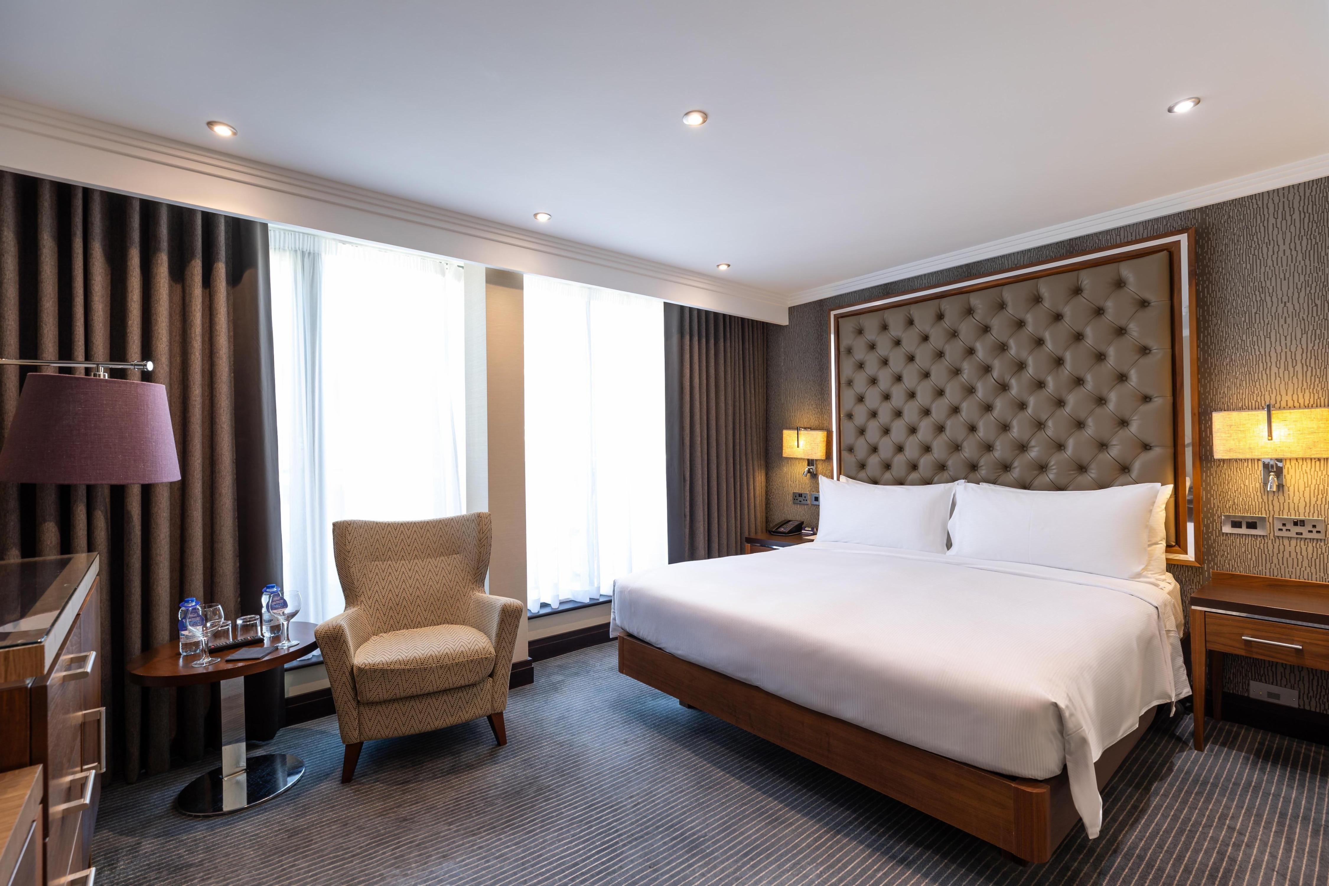 DoubleTree by Hilton London West End Room Type - KING BED PREMIUM ROOM