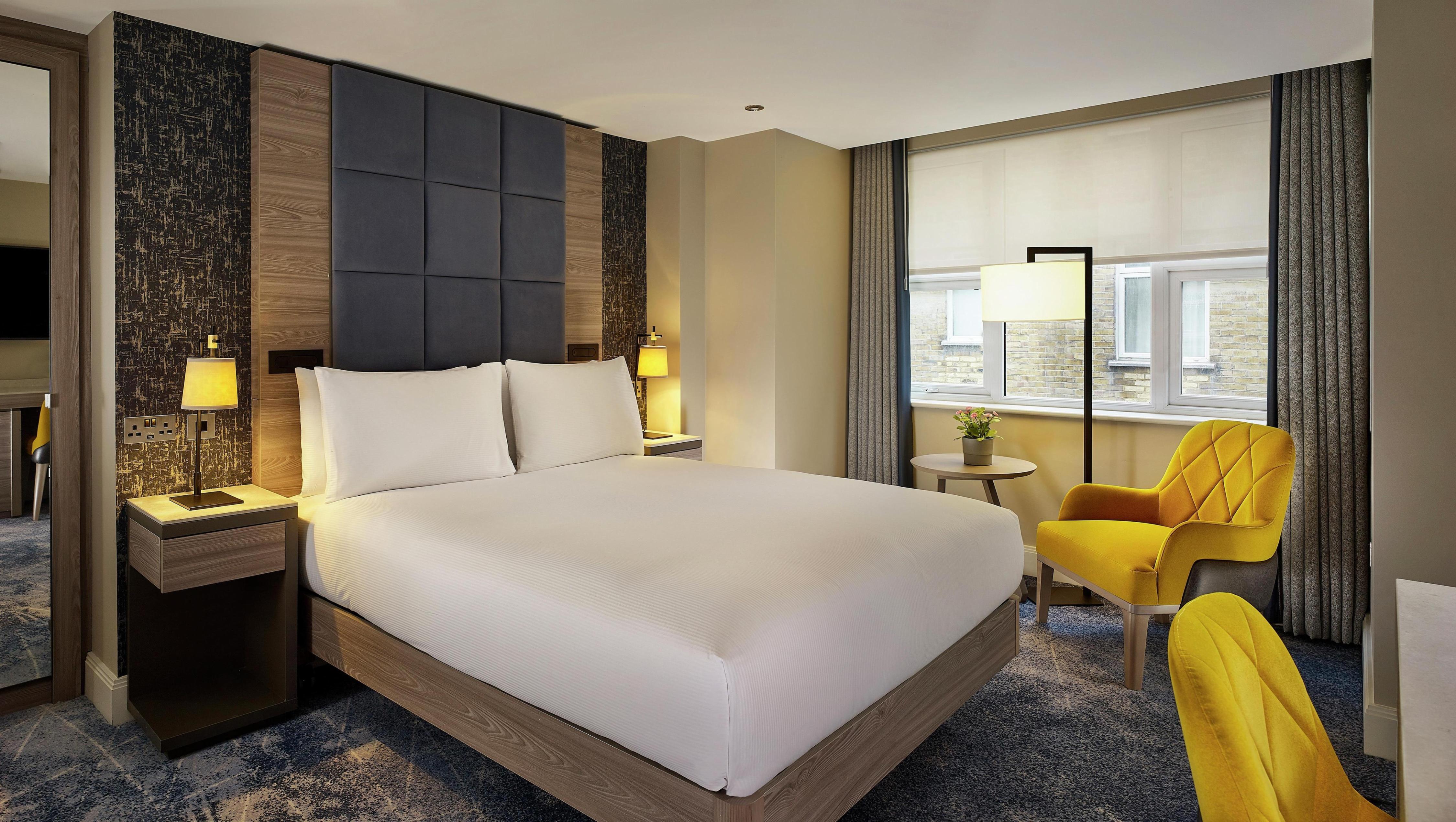 DoubleTree by Hilton London West End Room Type - QUEEN DELUXE