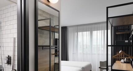 ibis London Earls Court Room Type - Newly refurbished Accessible Room with 2 single beds ibis London Earls Court Room Type - Newly refurbished Accessible Room with 2 single beds