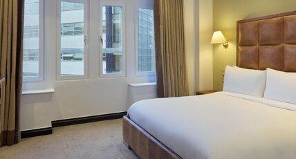 Radisson Blu Hotel, London Leicester Square Room Type - Standard room with double bed