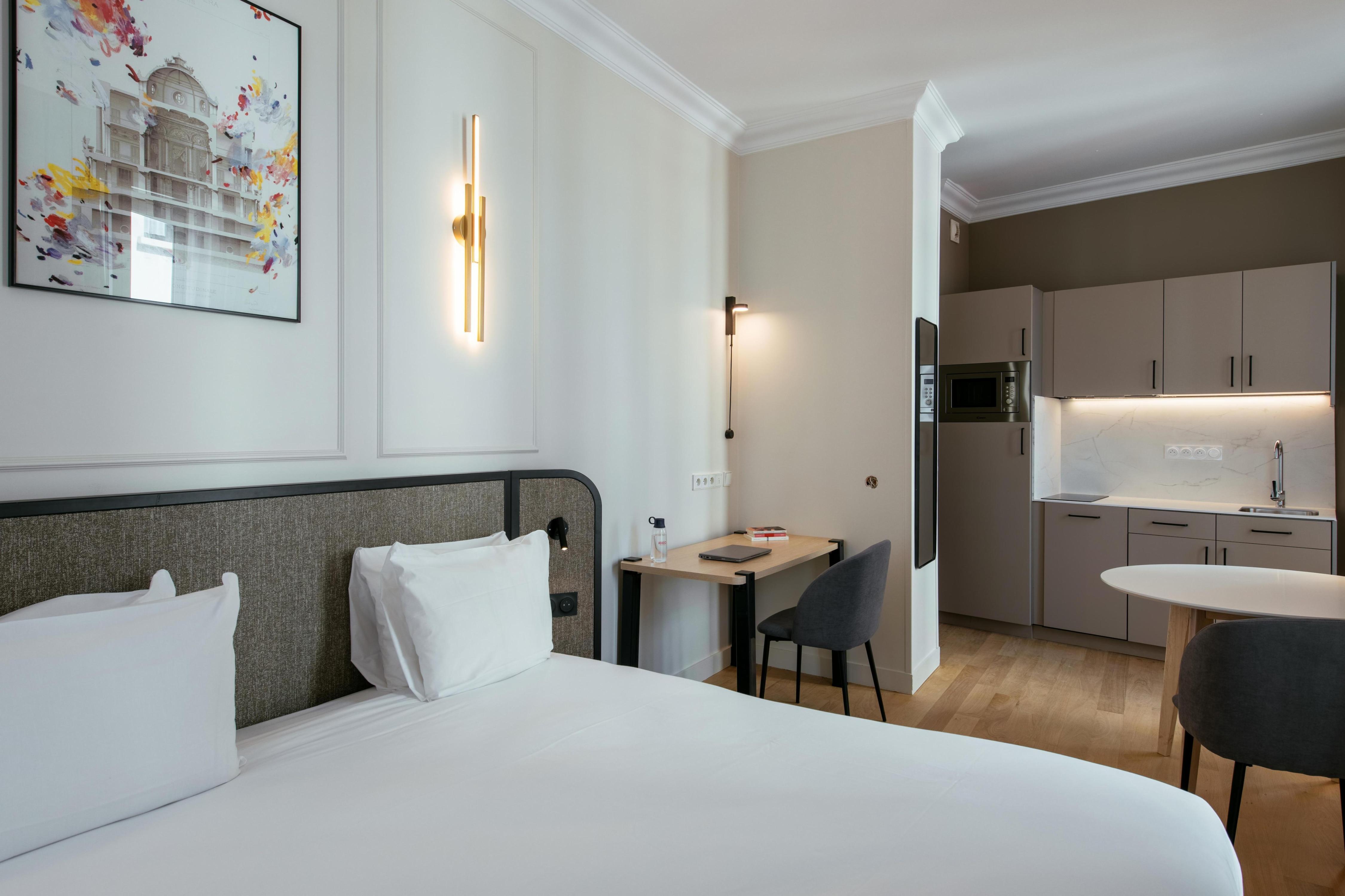 Aparthotel Adagio Paris Opera - Tap to explore photos
