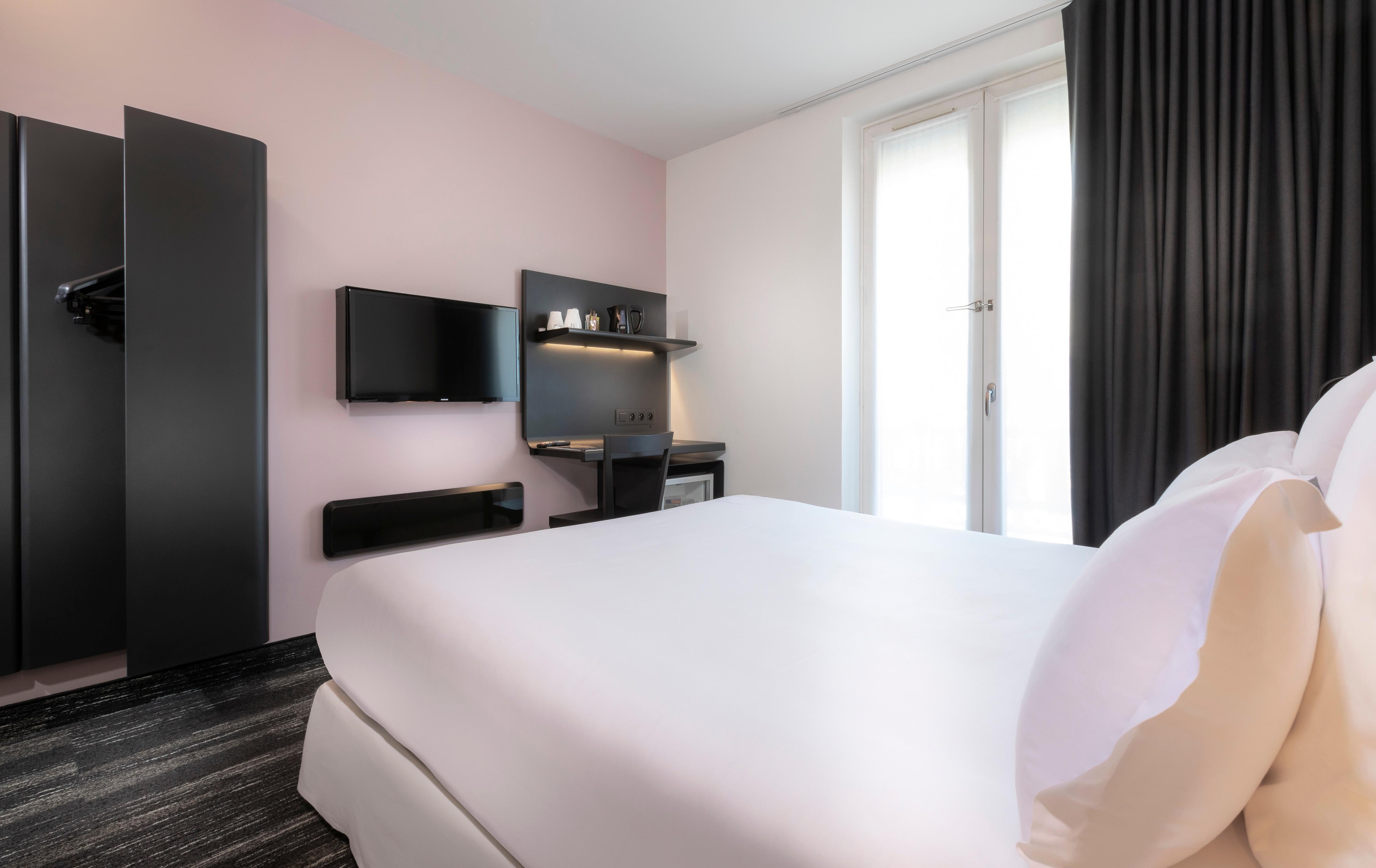 Hotel Libertel Gare de l'Est Francais - Tap to explore photos