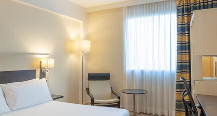 Hilton Garden Inn Rome Airport Room Type - Bedroom 1