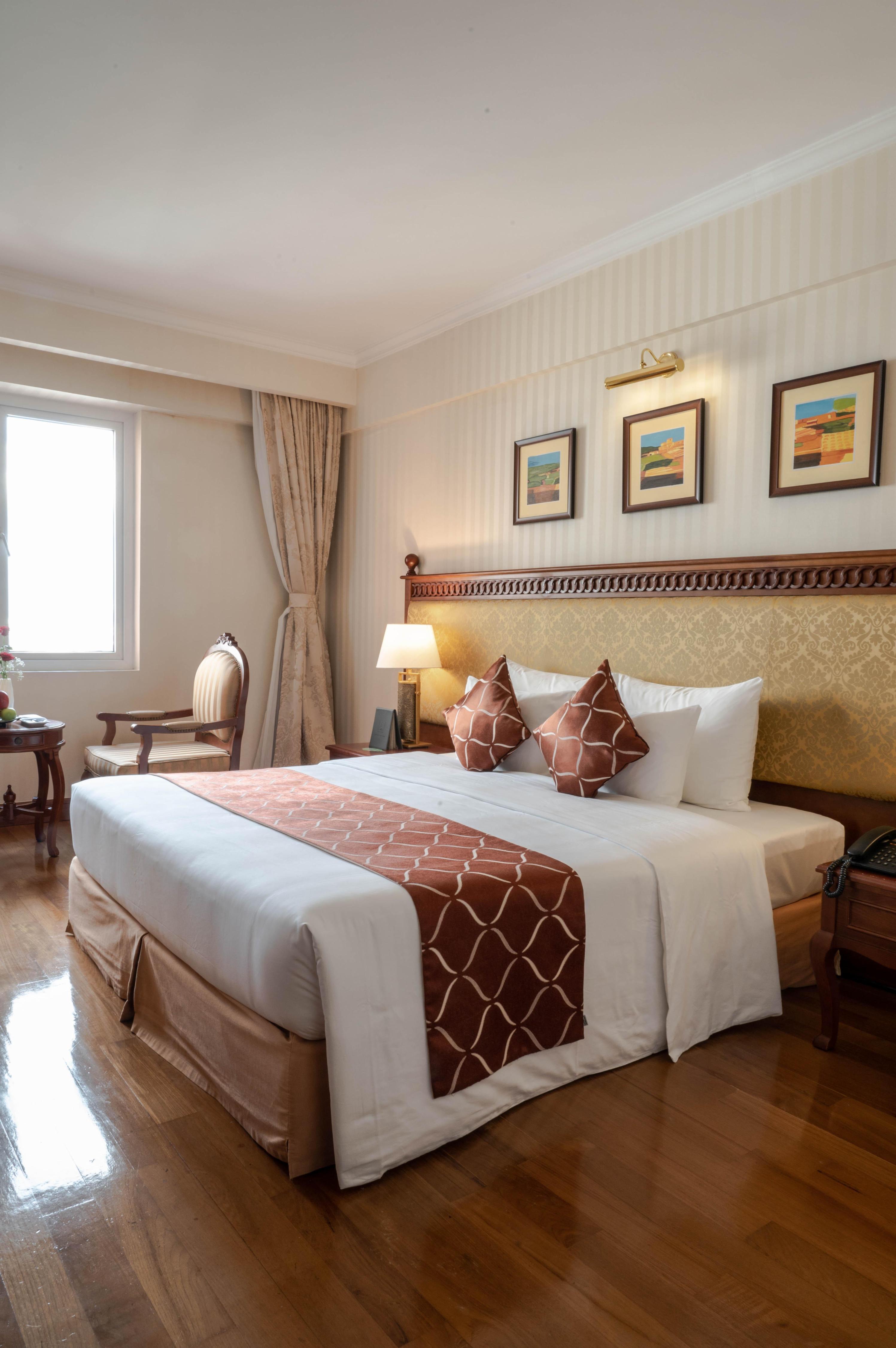 Hotel Grand Saigon Room Type - Premium Deluxe King City View Hotel Grand Saigon Room Type - Premium Deluxe King City View