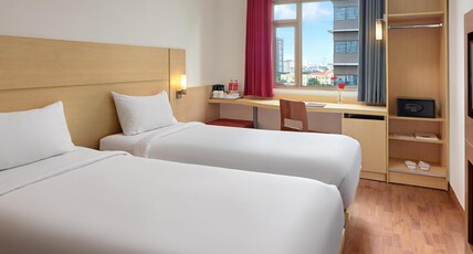 ibis Saigon South Room Type - Standard Room with two single beds ibis Saigon South Room Type - Standard Room with two single beds