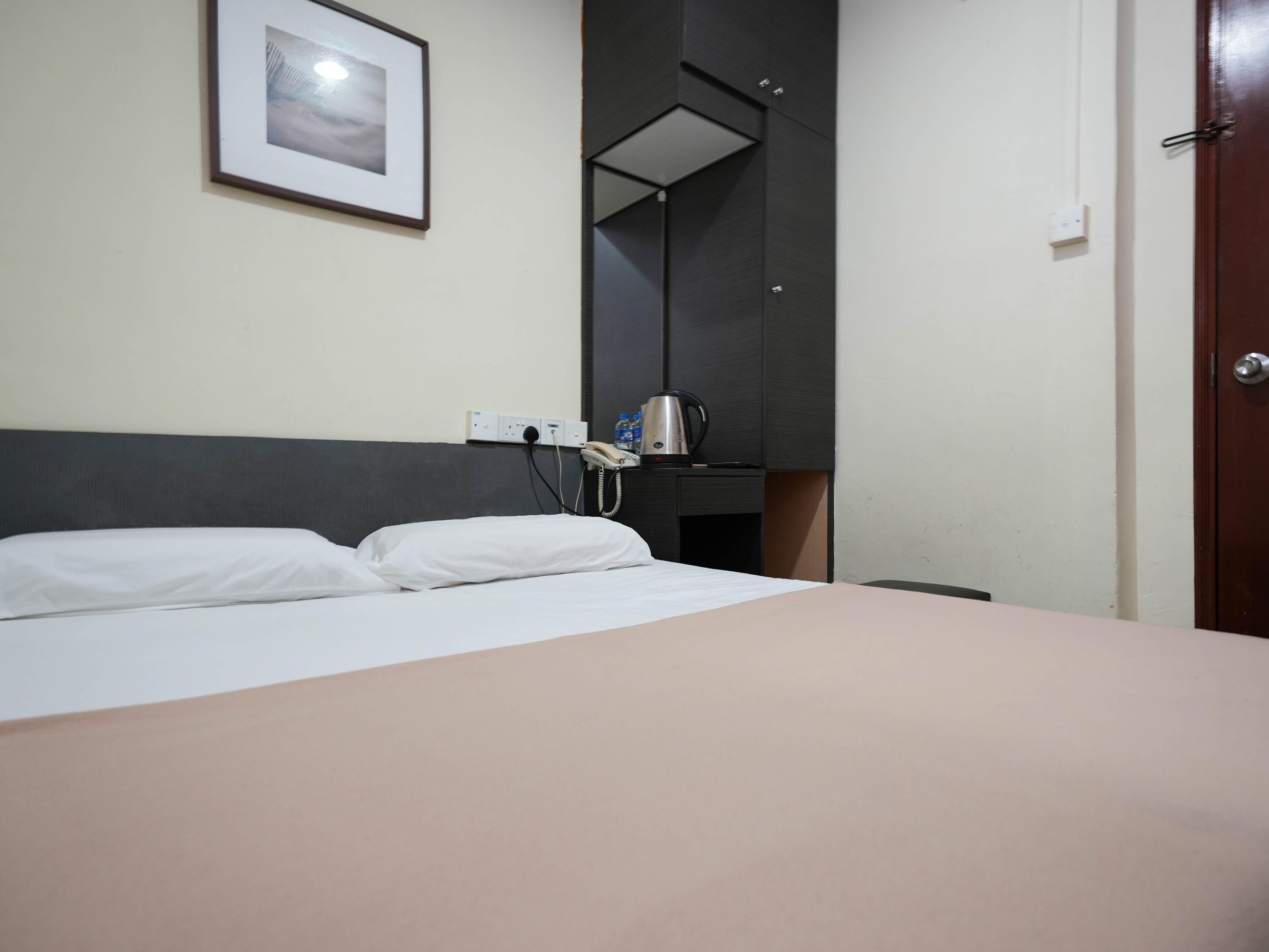 Amrise Hotel - Tap to explore photos