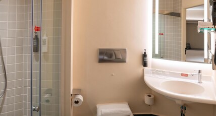 ibis Singapore On Bencoolen Room Type - Superior Room, 1 King Bed