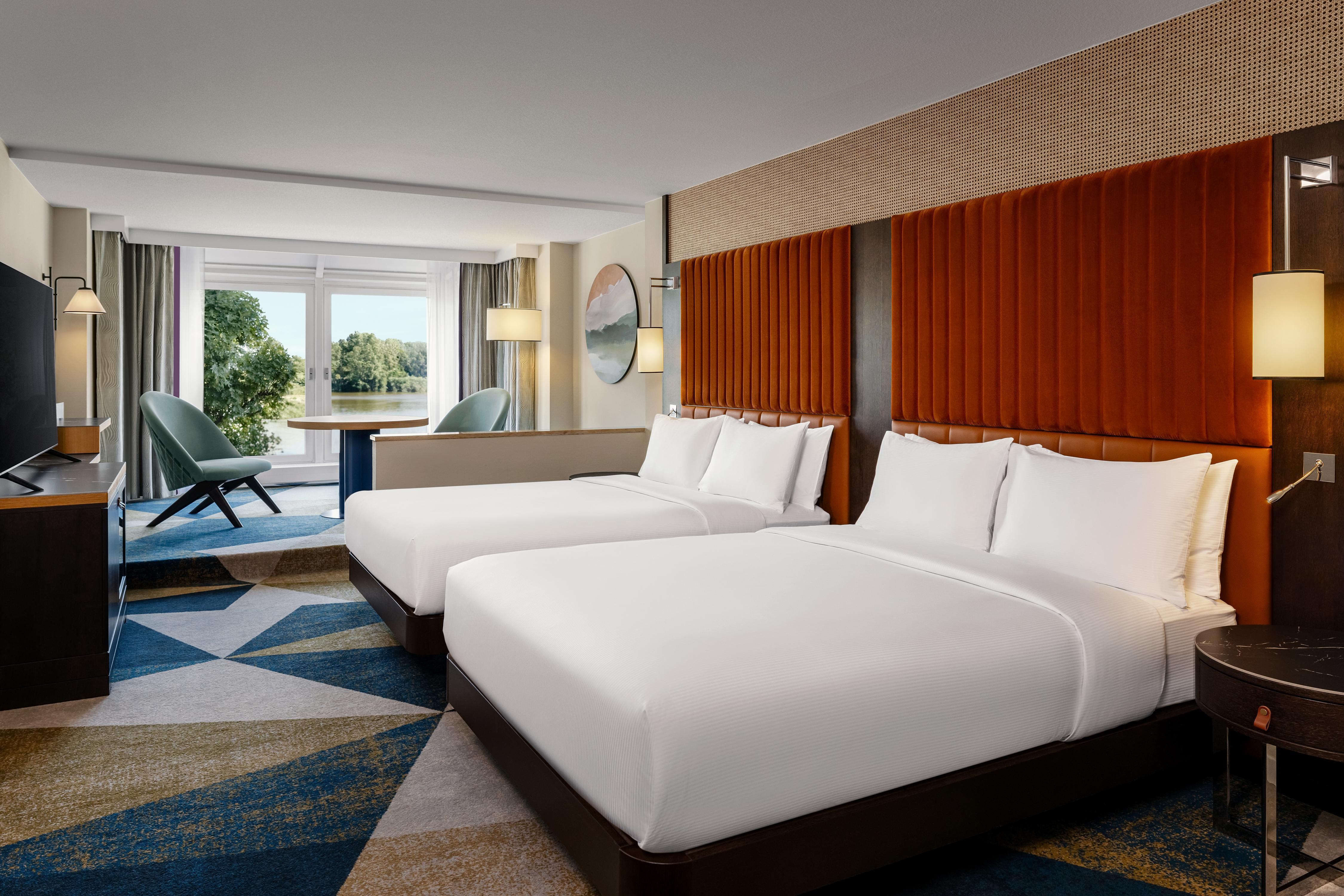 Hilton Vienna Danube Waterfront Room Type - 2 QUEEN WATERFRONT DELUXE