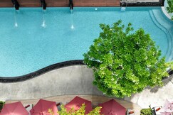 Altera Hotel and Residence