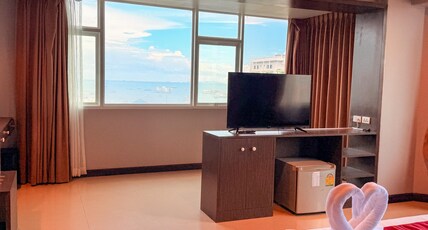 Sun City Hotel Pattaya Room Type - King Suite with Ocean View