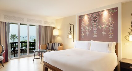 SIAM BAYSHORE RESORT PATTAYA Room Type - Ocean Deluxe King Bed