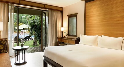 SIAM BAYSHORE RESORT PATTAYA Room Type - Tropical Deluxe Poolside King Bed