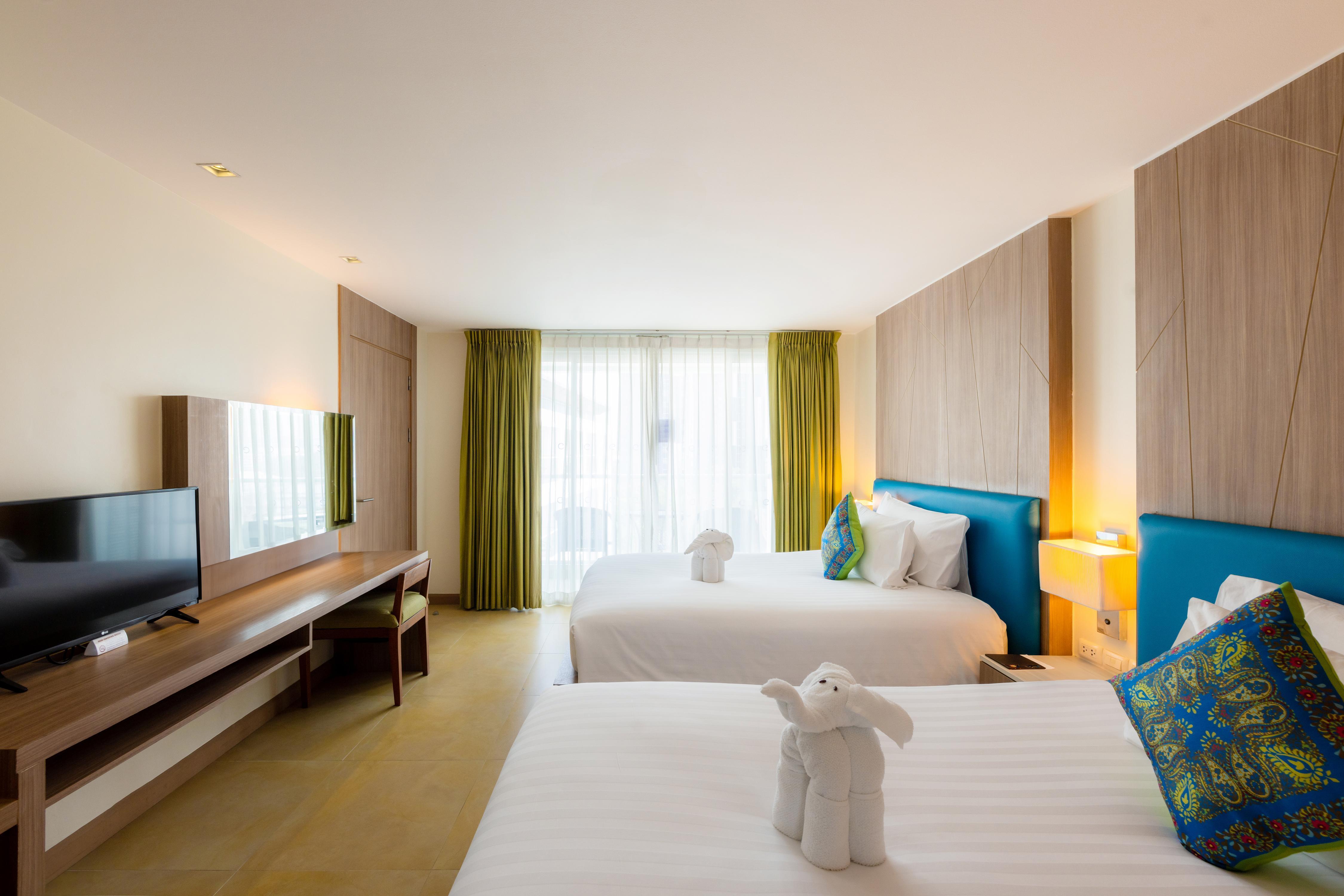 Centara Pattaya Hotel - Tap to explore photos