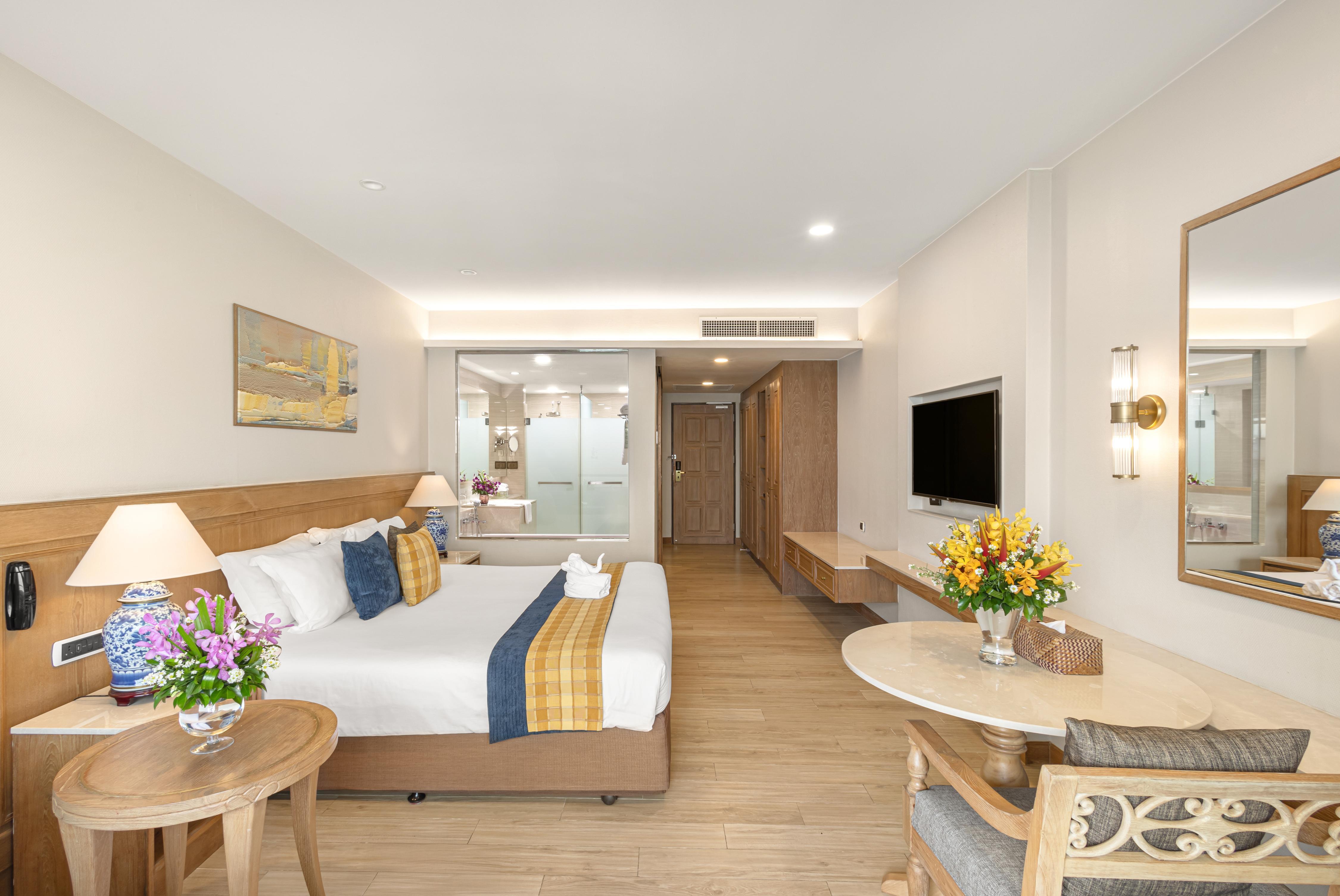 Royal Cliff Beach Hotel Pattaya - Tap to explore photos
