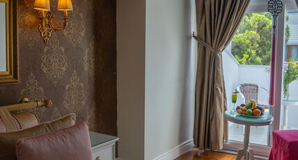 Avicenna Hotel Room Type - Elegance Room with Balcony Avicenna Hotel Room Type - Elegance Room with Balcony