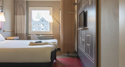 IBIS AMSTERDAM CENTRE STOPERA Room Type - Room with double bed with the new Sweet bed by ibis IBIS AMSTERDAM CENTRE STOPERA Room Type - Room with double bed with the new Sweet bed by ibis