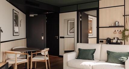 DoubleTree by Hilton Amsterdam Centraal Station Room Type - ONE BEDROOM SUITE
