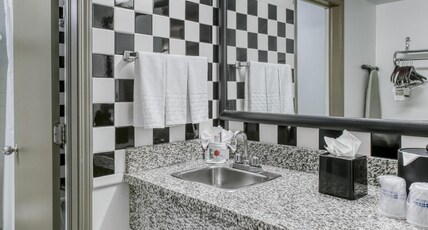 Best Western River North Hotel Room Type - 2 Double Beds, Non-Smoking, Larger Room, Work Desk, Vanity, Wi-Fi