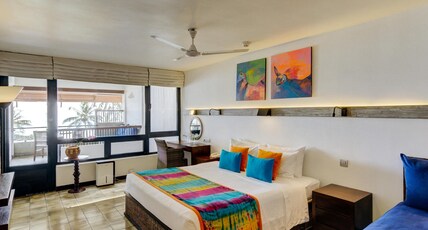 Hikka Tranz by Cinnamon Room Type - Ocean Vista King Room