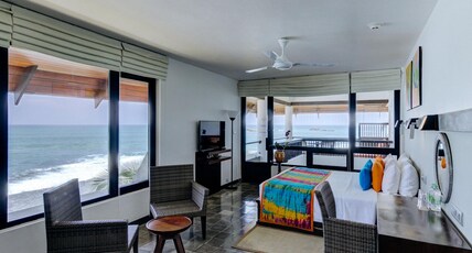 Hikka Tranz by Cinnamon Room Type - Deluxe King Ocean View