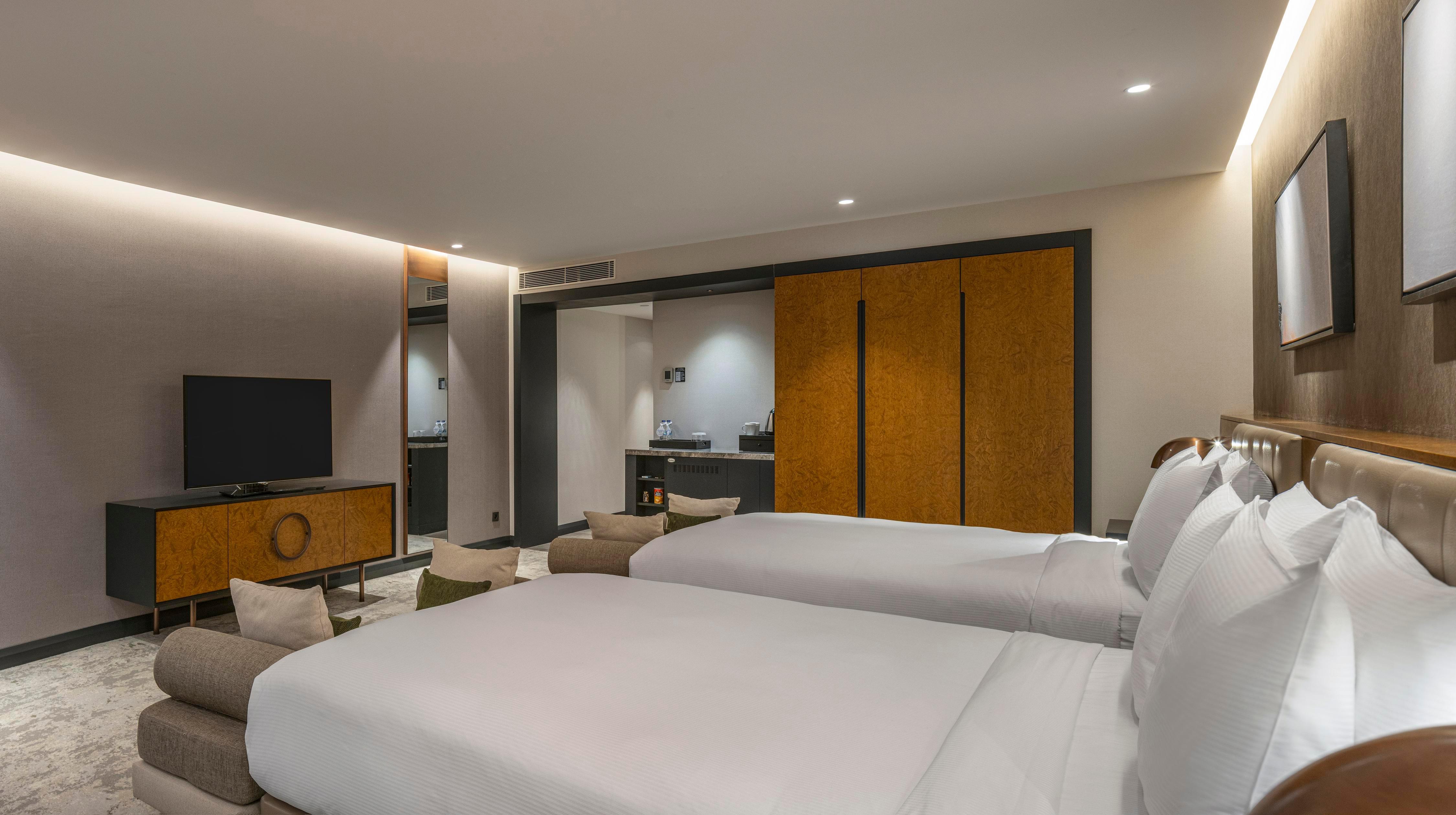 Hilton Istanbul Maslak Room Type - TWO QUEEN BEDS EXEC ROOM