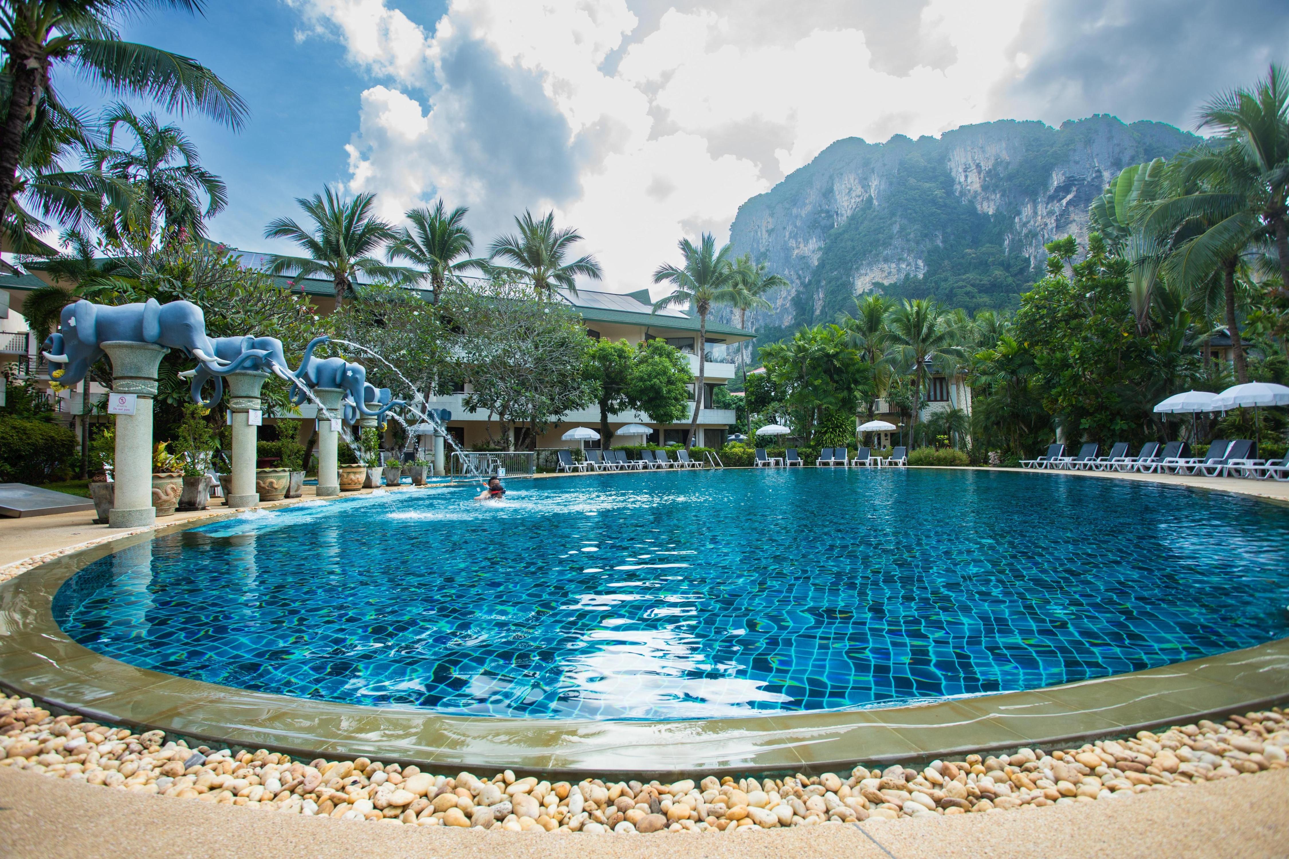 Golden Beach Resort - Tap to explore photos