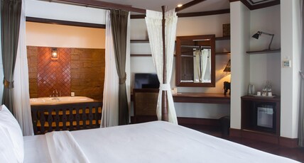 Golden Beach Resort Room Type - Jacuzzi Villa Sea View