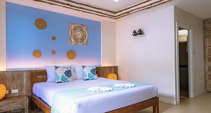 Ark Bar Beach Resort Room Type - Premier room AB5 with pool view