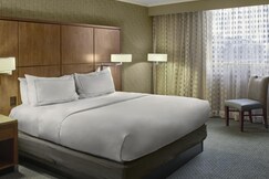 DoubleTree by Hilton Akron Fairlawn