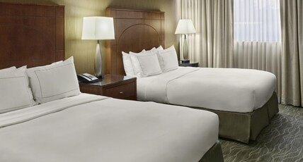 DoubleTree by Hilton Akron Fairlawn Room Type - 2 KING BEDS SUITE