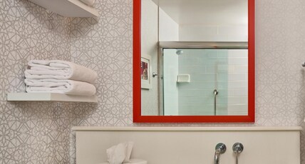 Hampton Inn Anchorage Room Type - 1KING REFRIG  MICRO NOSMOK
